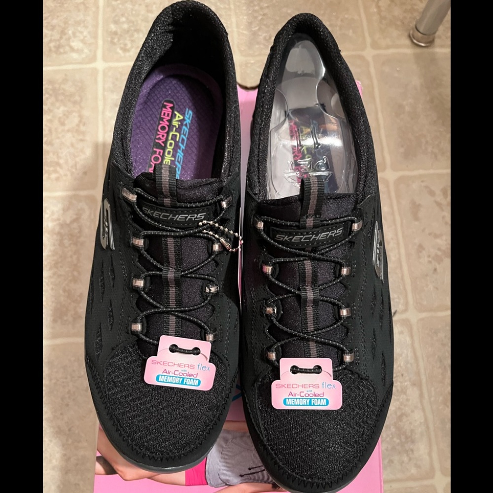 New Skechers Flex